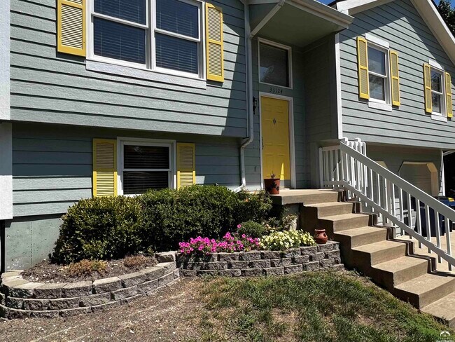 Building Photo - 33124 W 87th Terrace