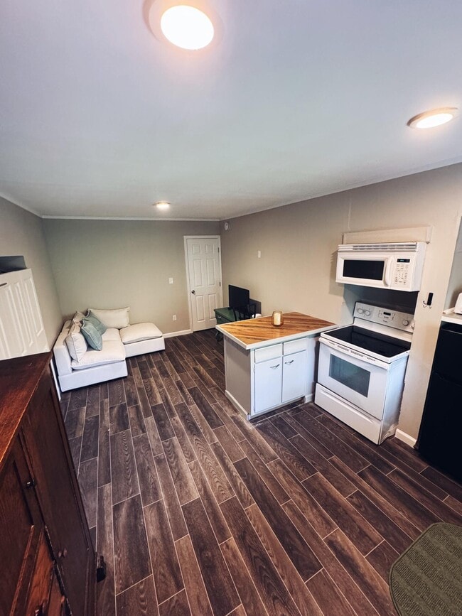 Building Photo - 474 Bob O Link Dr