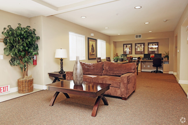 Lobby - Meridian Family Apartments