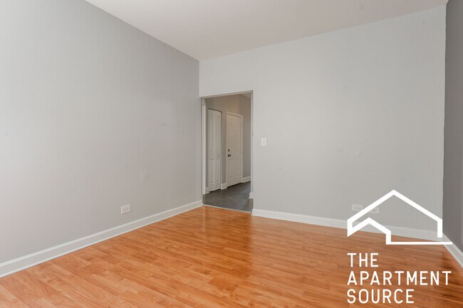 Building Photo - 3637 W Dickens Ave