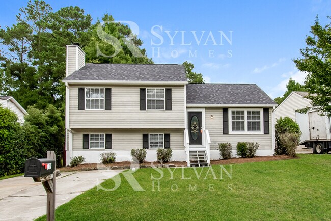 Building Photo - Your dream home awaits