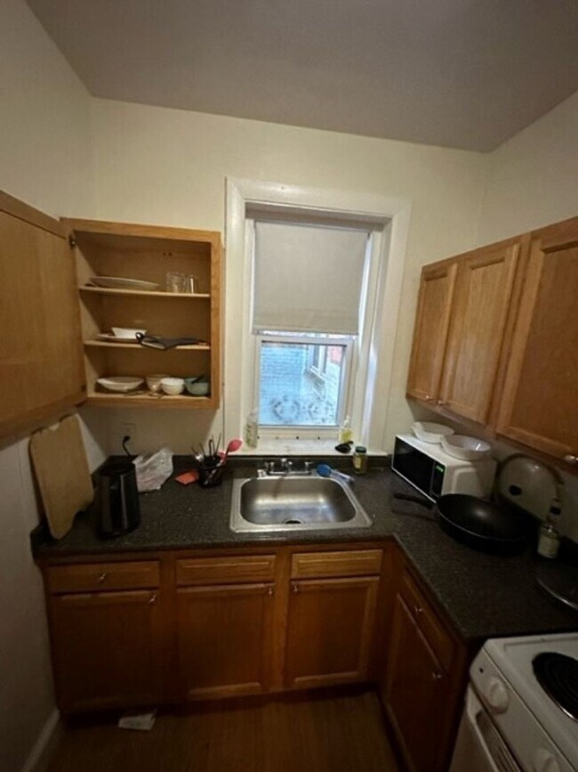 Foto del edificio - No Brokers Fee, No Security Deposit, Heat,...