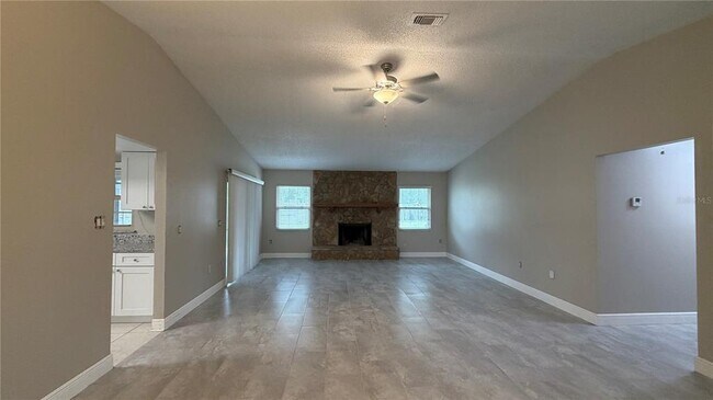 Foto del edificio - 6434 Rockingtree Ln