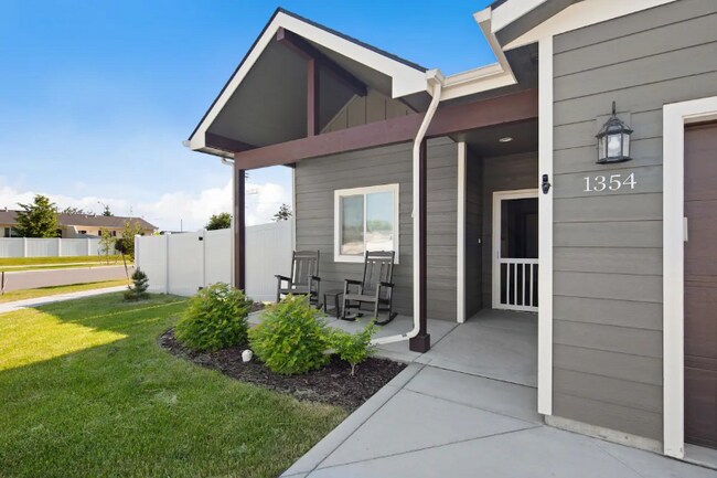Building Photo - 1354 Destiny Ln