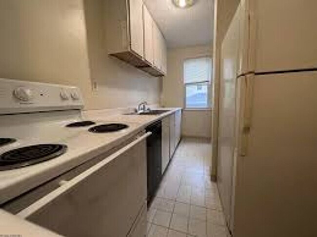 Foto del edificio - 409 Forest Ave