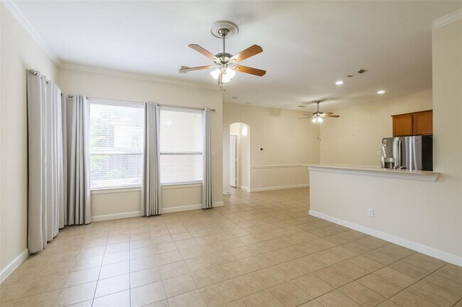 Foto del edificio - 5314 Summit Hollow Dr