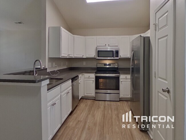 Building Photo - 5434 Peachwood Dr
