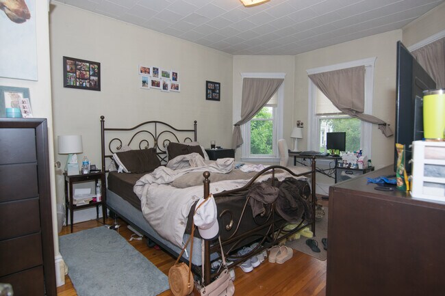 Building Photo - 54 Tremont St