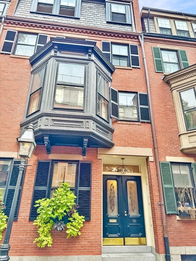 Building Photo - 50 W Cedar St