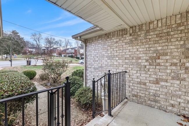 Building Photo - 413 Mountain View Ct
