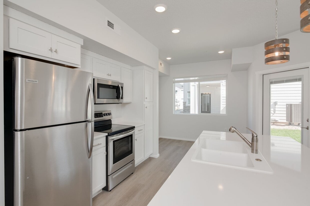 Primary Photo - Stunning 1 Bedroom.