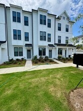 Building Photo - 5026 Layman Dr