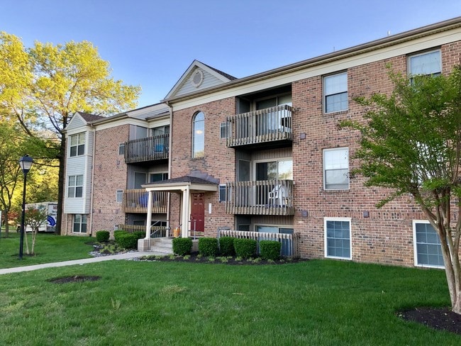 Building Photo - 1260 Sugarwood Circle, Unit 2 bedroom