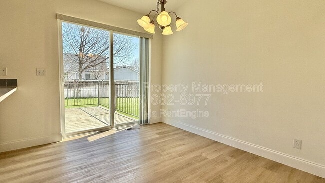 Foto del edificio - 8061 N Ainsworth Dr