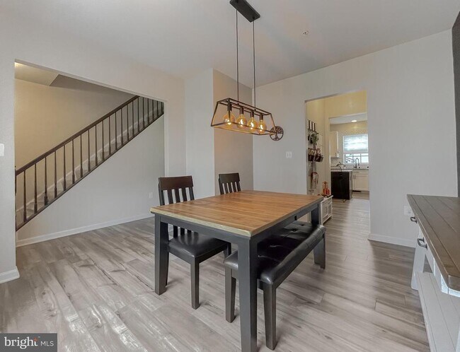 Building Photo - 23259 Dairy Barn Dr