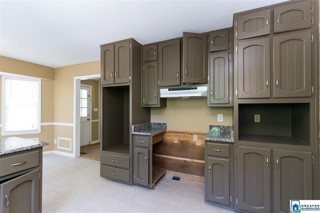 Building Photo - 469 Dogwood Cir