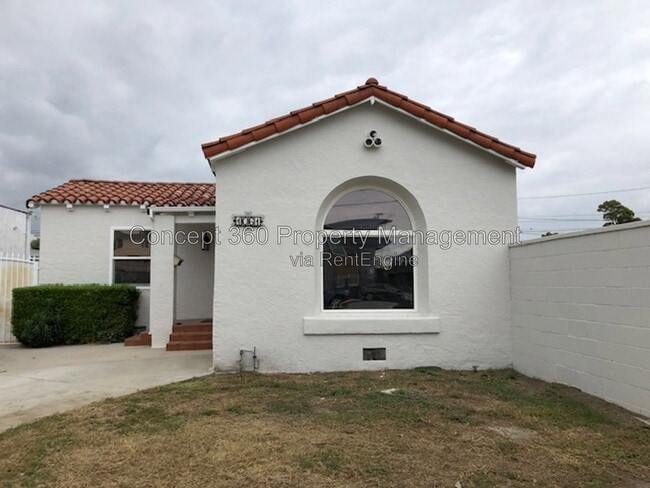 Photo - 1061 East Market Street House