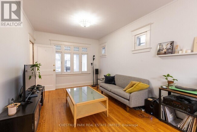 Photo du bâtiment - 35 Gormley Ave