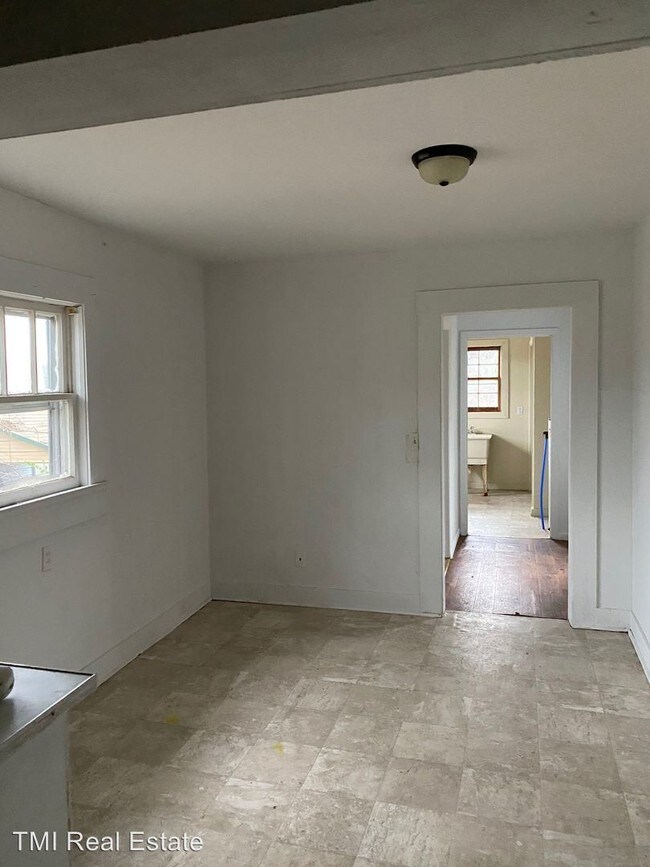 Building Photo - 3 br, 2 bath House - 1004 Forest St