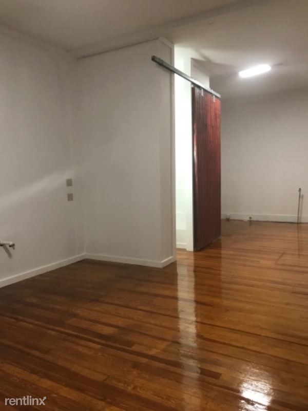 Foto del edificio - 441 E Chester St