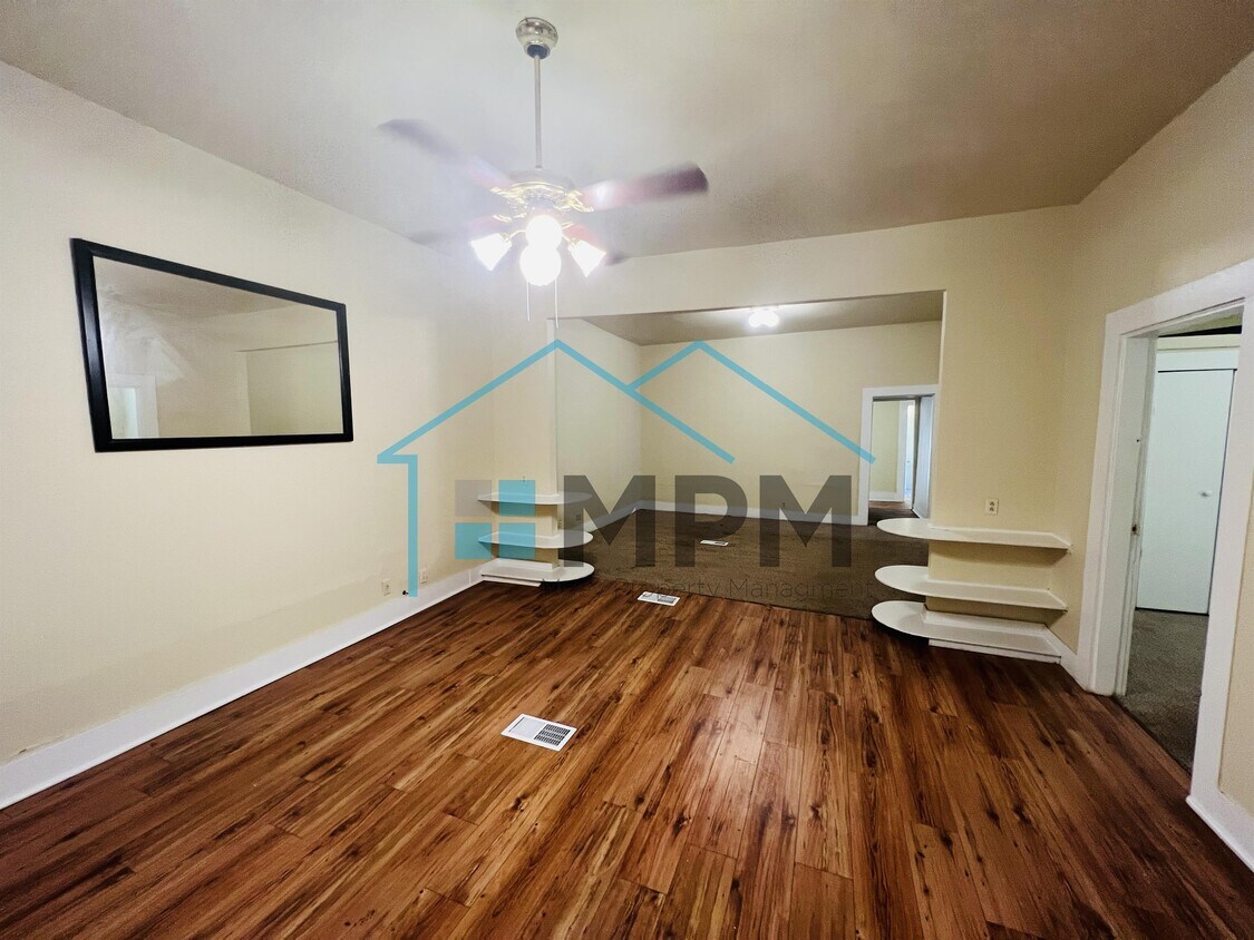 Primary Photo - 103 Linderman Ave