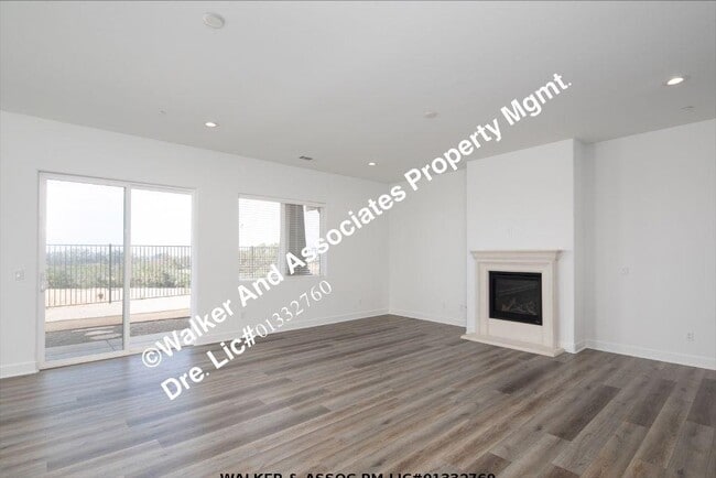 Foto del edificio - 5812 Lady Bells Dr