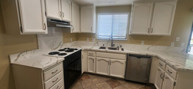Foto del edificio - Updated 3 Bedroom 2 Bathroom Home in Pocke...