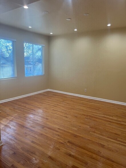 Foto del edificio - 12304 S Emerald Avenue Unit 2