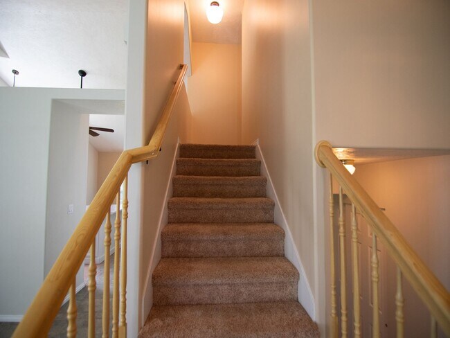 Building Photo - $1000 off your first month's rent! Charmin...