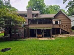 Large, flat backyard - rare for the neighborhood - 90 Martin Point Ct