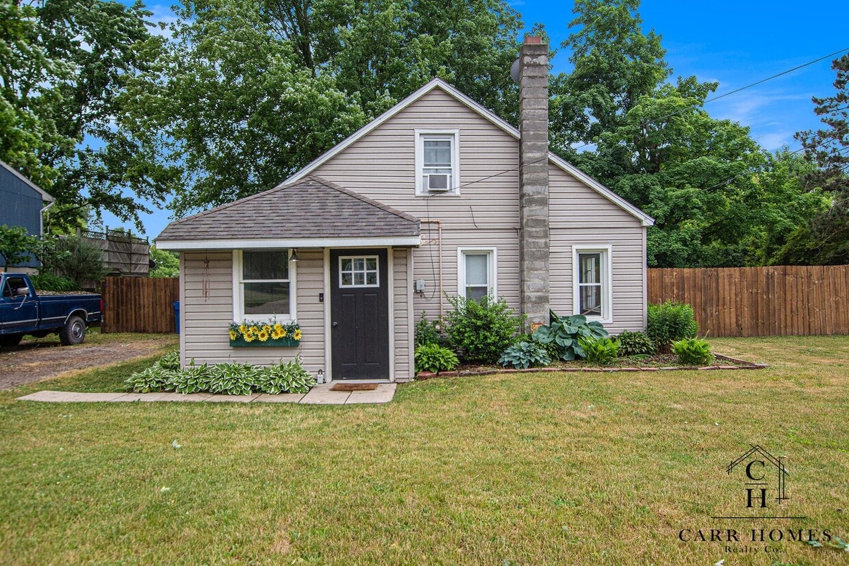 506 Apache Dr, Fremont, MI 49412 House Rental in Fremont, MI