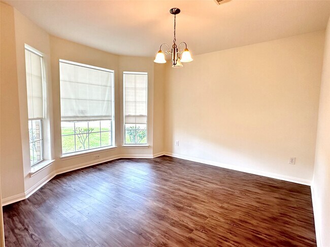 Building Photo - 25311 Clover Ranch Dr
