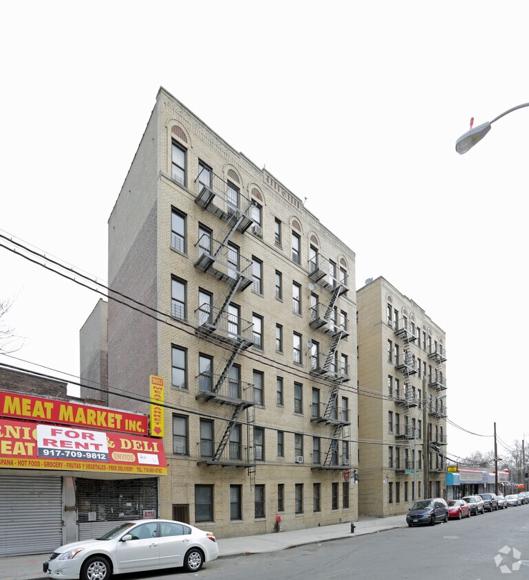 Building Photo - 25 E 213th St