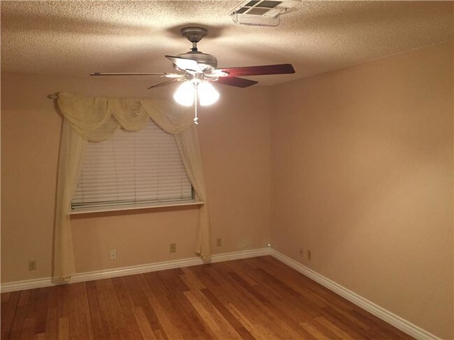 Foto del edificio - 1409 Cedar Rock Ln