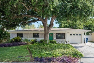 Building Photo - 4831 W Bay Ct Ave