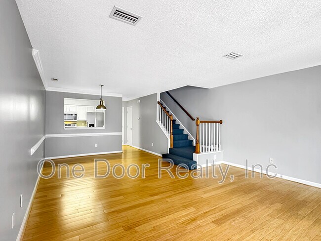 Building Photo - 805 Settlement Dr
