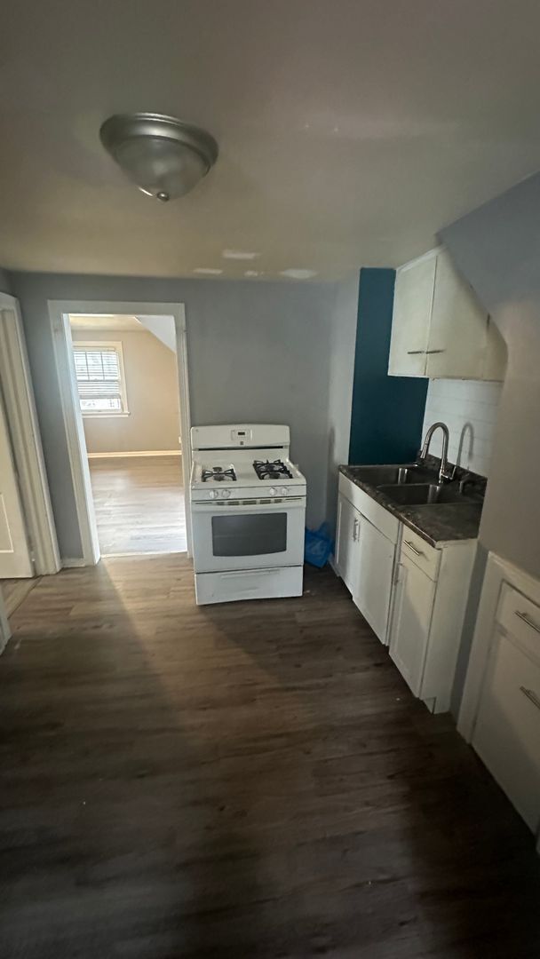 972 Hunt St Akron, OH 44306 – photo 3