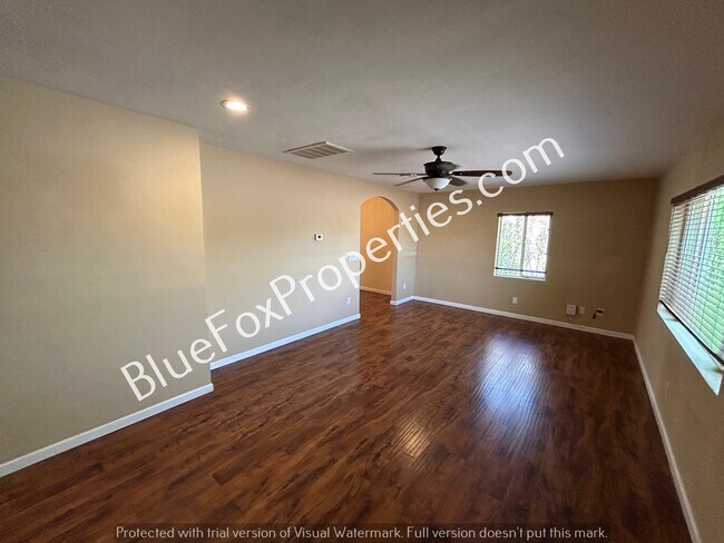 Foto del edificio - 1410 E Miles St
