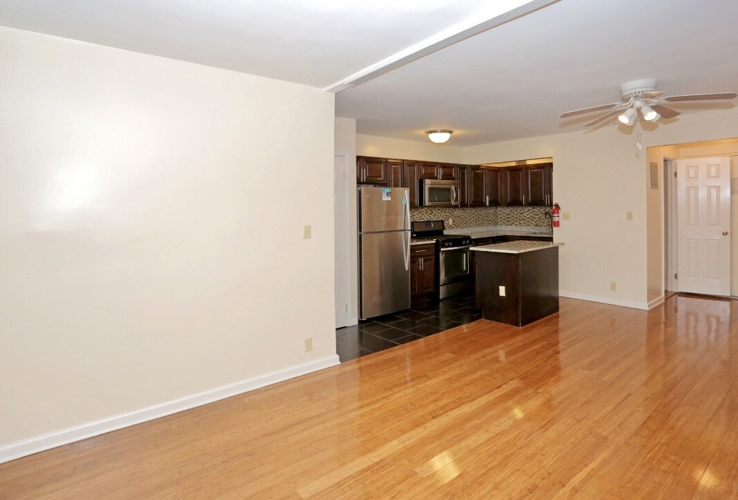 Foto principal - 87-84 165th St