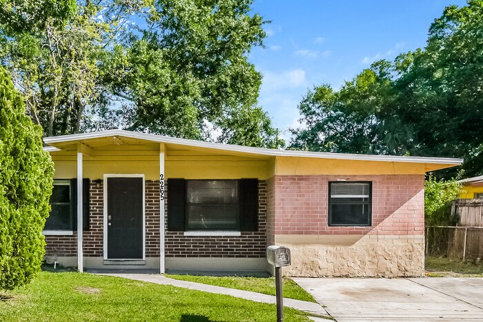 Foto principal - 2265 W 13th St