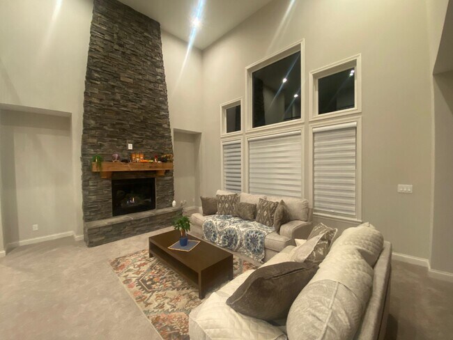 Building Photo - 14598 Meadow Bend Dr
