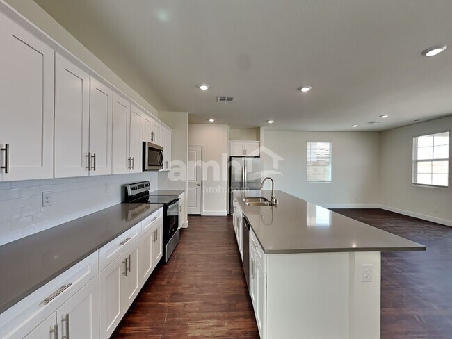 Building Photo - 252 Yasmin Daylily Pl