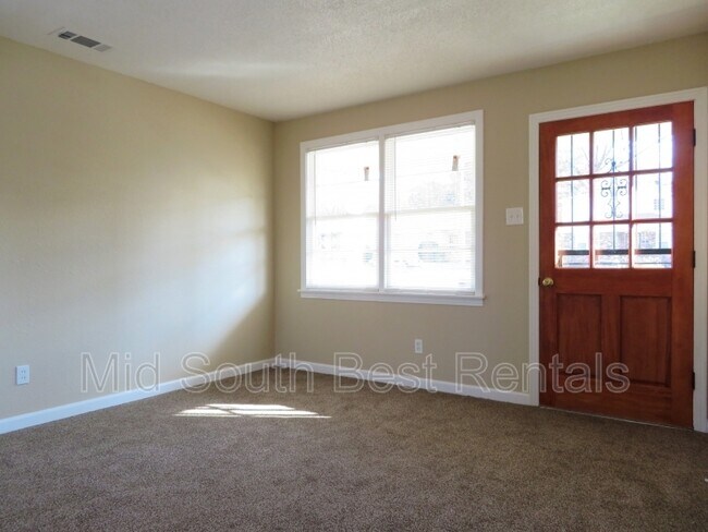 Foto del edificio - 3511 Millard Rd