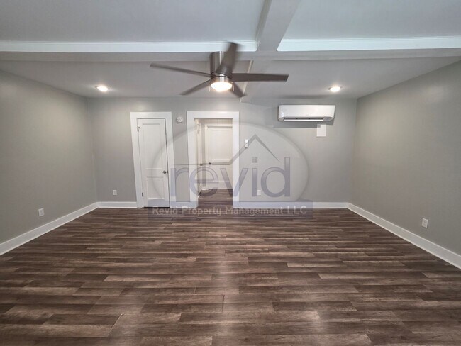 Foto del edificio - 3523 Barwood Cir