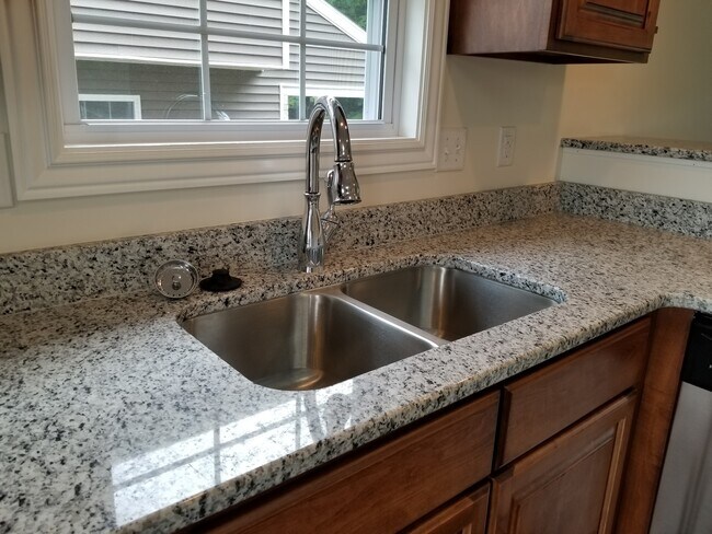 Foto del edificio - Beautiful and Modern 3 Bed 2.5 bath Home!