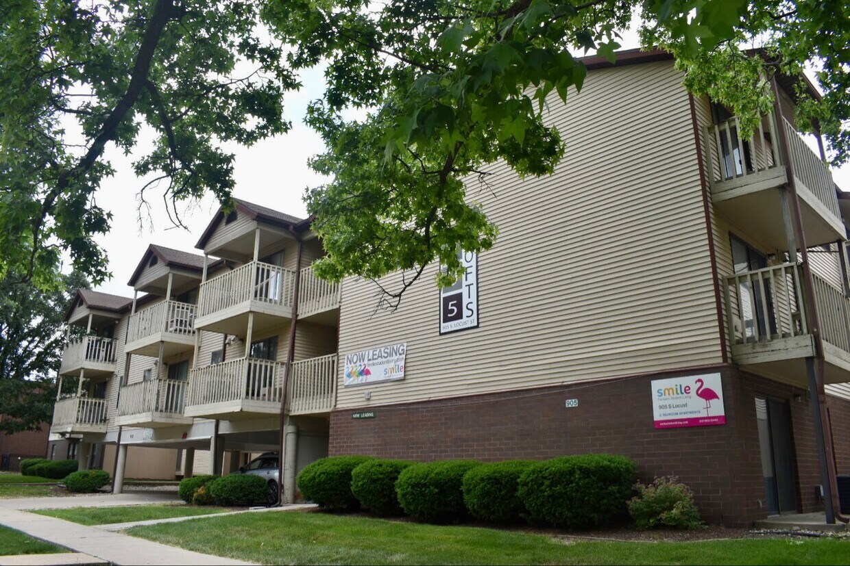 Primary Photo - 905 South Locust Street