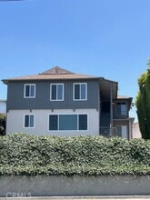 Building Photo - 7212 S La Cienega Blvd