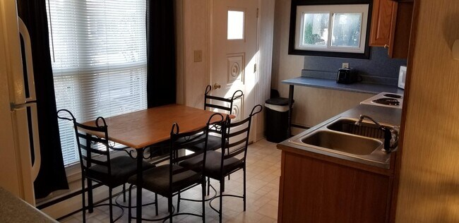Foto del edificio - 33 S White Oak St