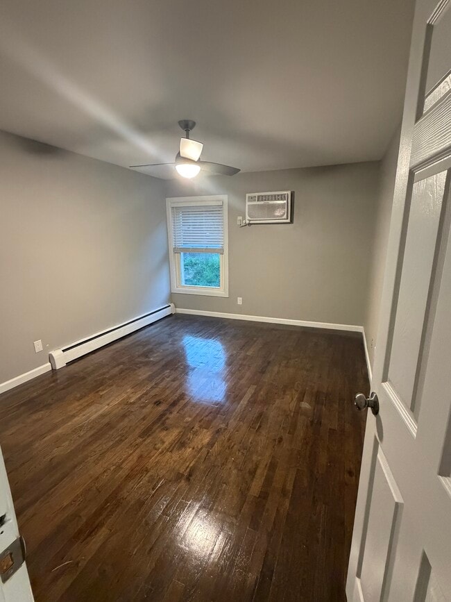 F4 - Dormitorio 1 - Stewart Woods