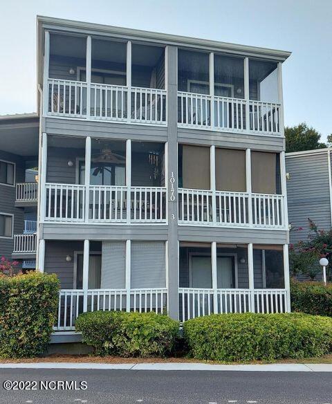 Building Photo - 10170 Beach Dr SW